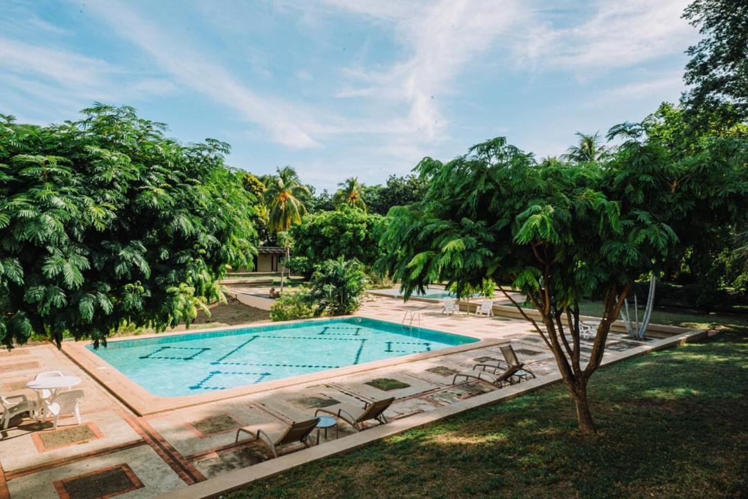 Diria Santa Cruz Hotel 3*