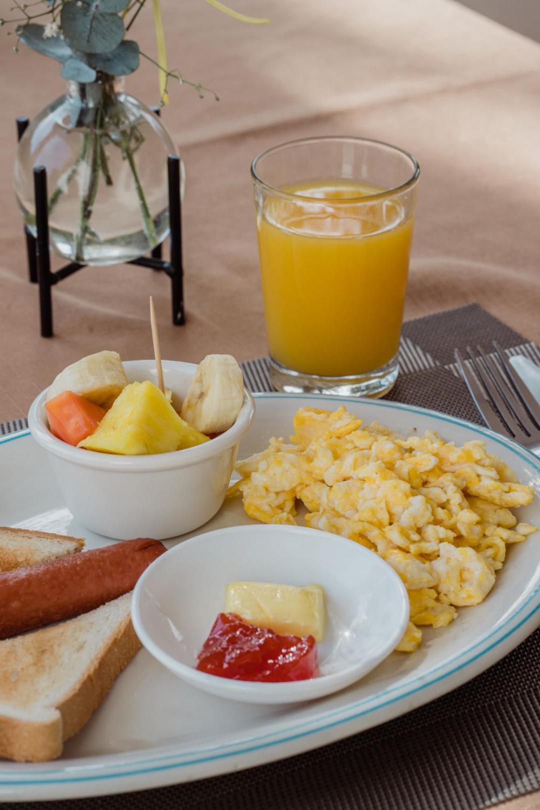 Diria Santa Cruz Hotel 3*
